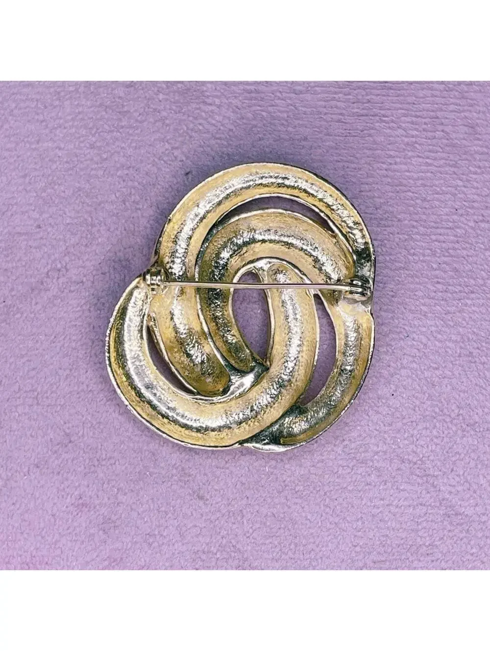 661. Vintage Goldtone Swirl Geometric Brooch